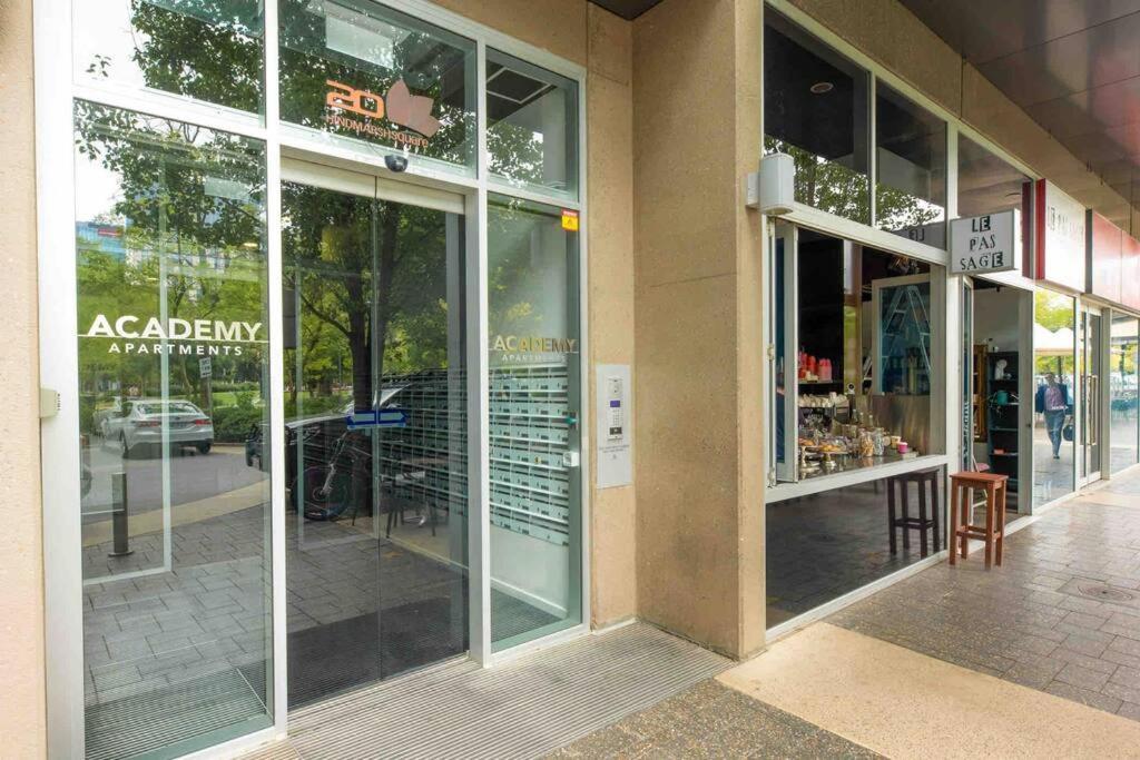 City Apartment, Pool & Carpark 애들레이드 외부 사진
