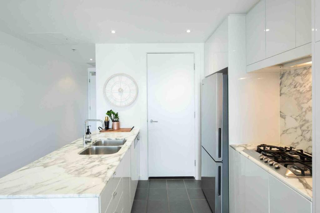 City Apartment, Pool & Carpark 애들레이드 외부 사진